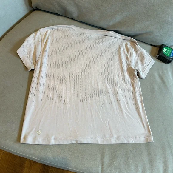 Lululemon athletica t-shirt size XS preowned with stains - Picture 2 of 7
